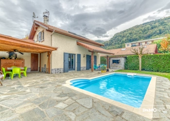 Maison moderne T4 de 102m² en R+1 avec garage et piscine à Villard-Bonnot