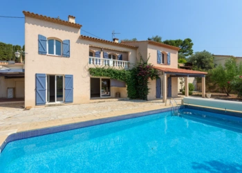 Villa de 152m² avec jardin et piscine, à Nice