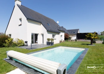 Maison de 170m² à louer avec jardin, garage et piscine à Melesse