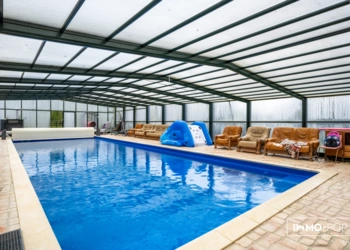 Superbe maison avec dépendance et piscine, 424m² à Thérines