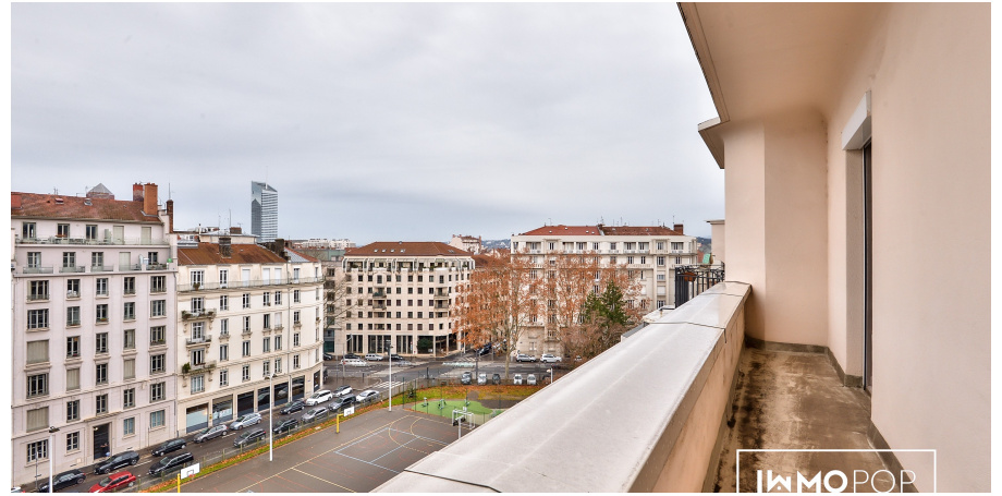Appartement Type 4 de 159 m² avec 5 balcons + cave à Lyon
